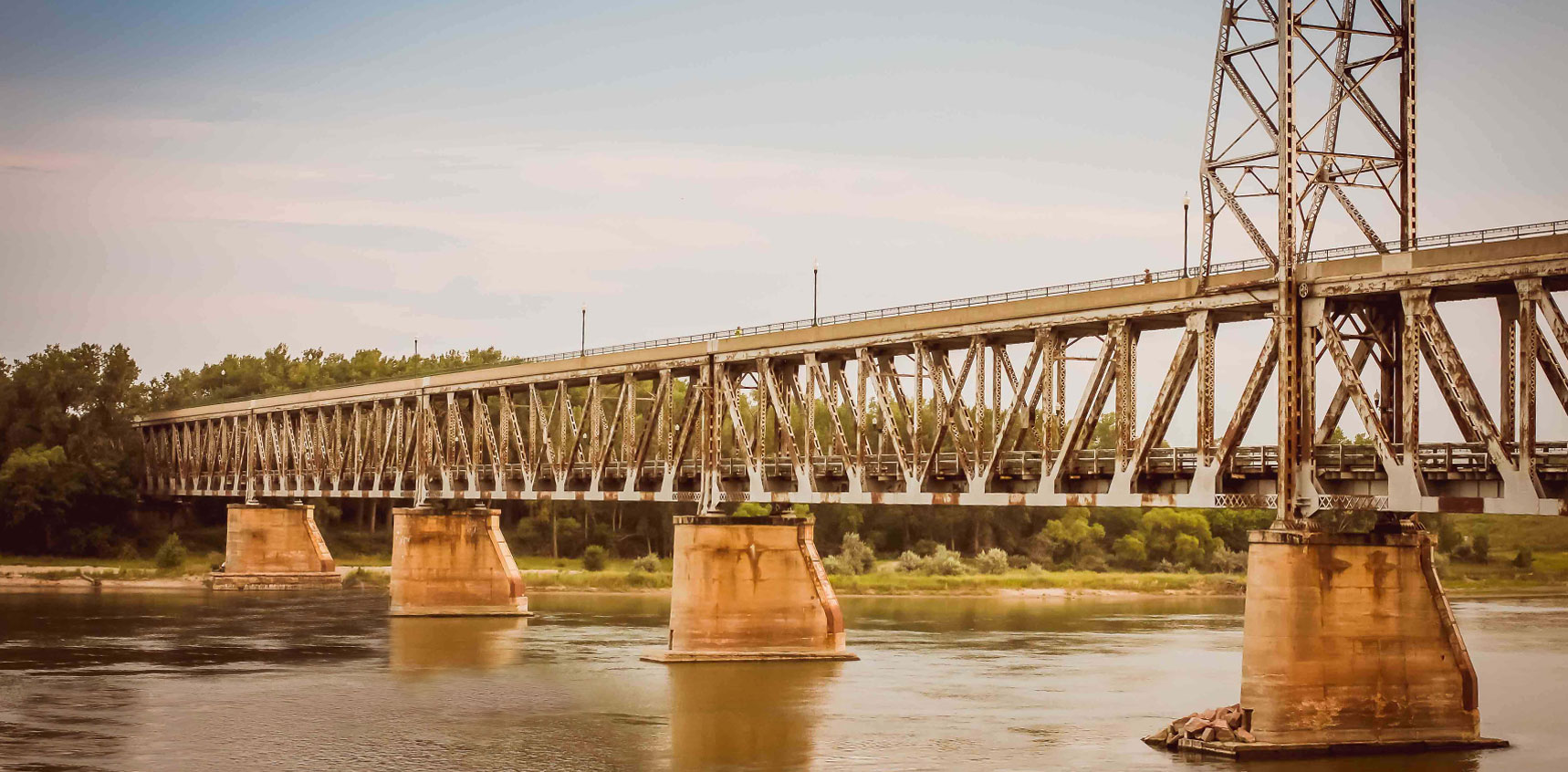 Kaye O'Neal Connection Shore to Shore Realty LLC in Yankton, SD and