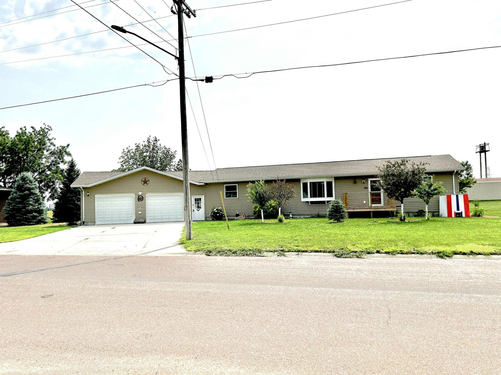 Photo of 412 Spillway Dr. Pickstown, SD