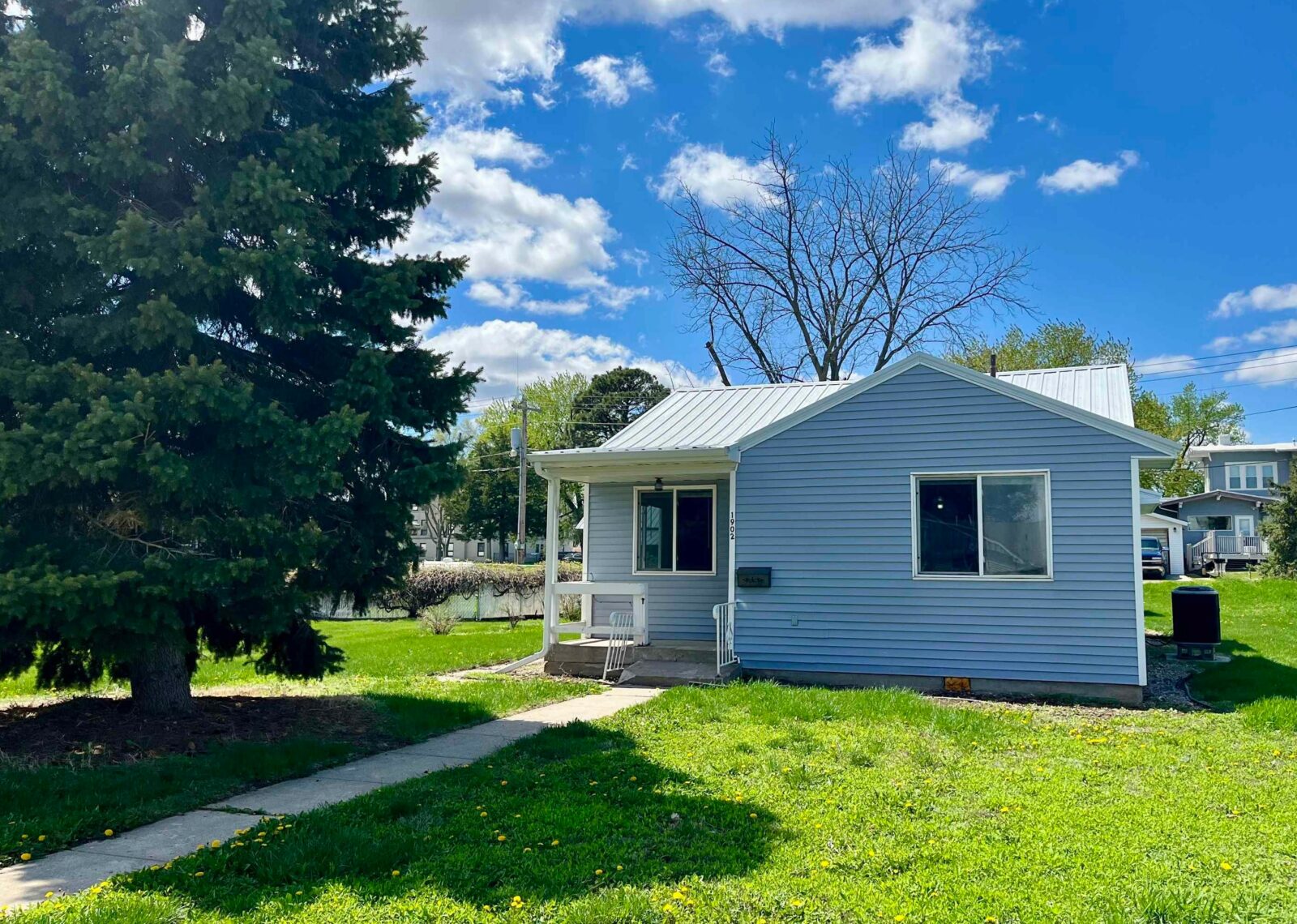 Photo of 1902 Laurel St Tyndall, SD