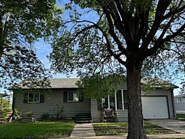 Photo of 1006 W 11th St. Springfield, SD