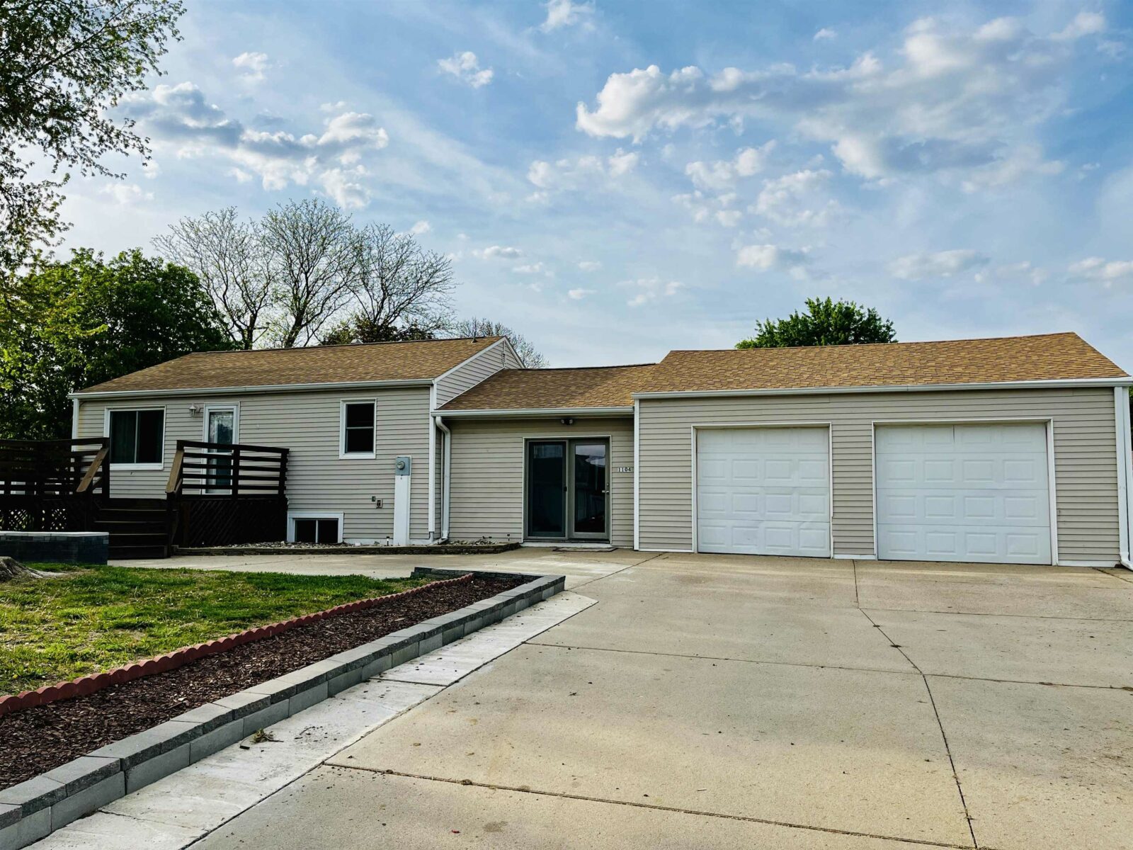 Photo of 1104 E 14th St Yankton, SD