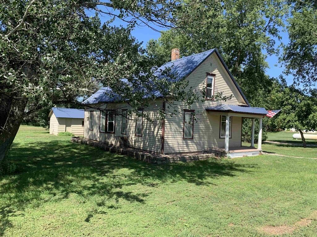 Photo of 109 E 7th St. Wynot, NE