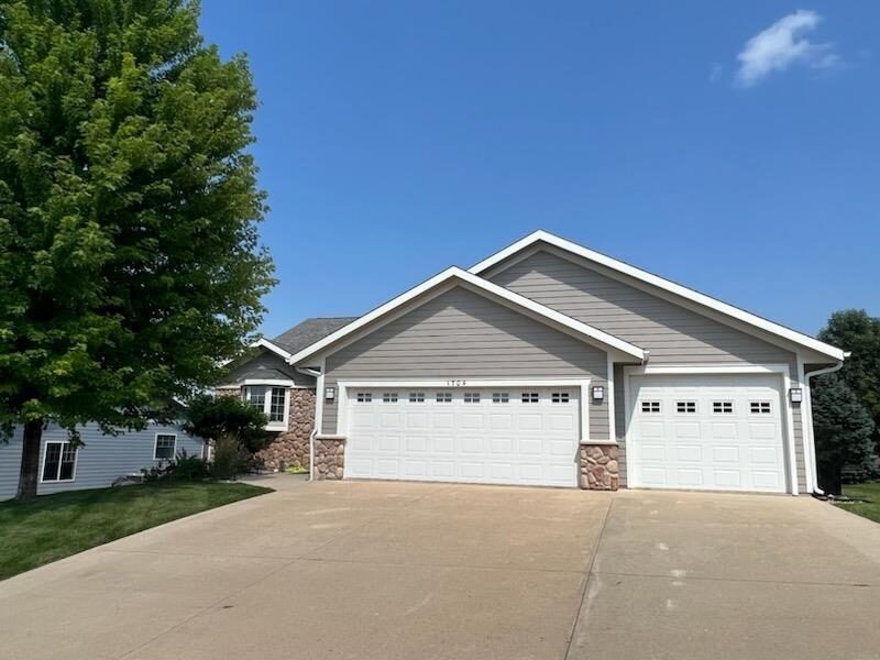 Photo of 1704 Dakota St. Yankton, SD
