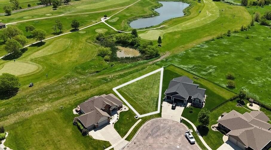 Photo of 1311 Golf View Ln Yankton, SD