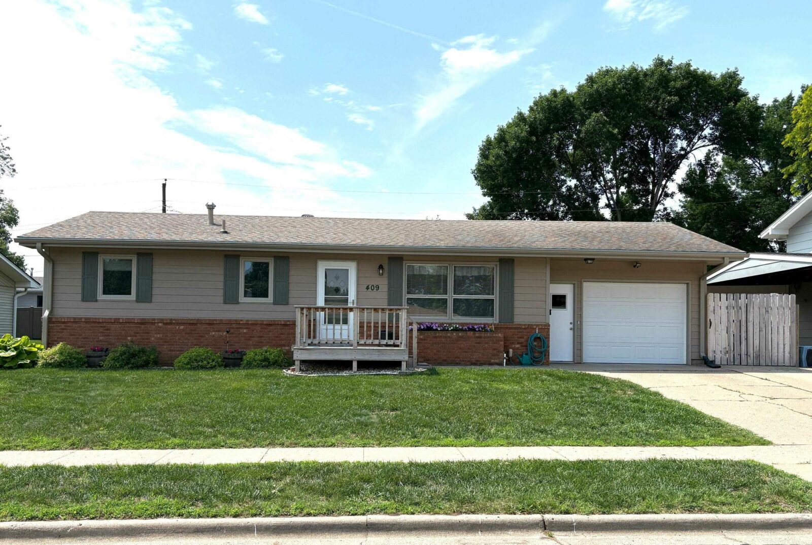 Photo of 409 Burgess Rd Yankton, SD