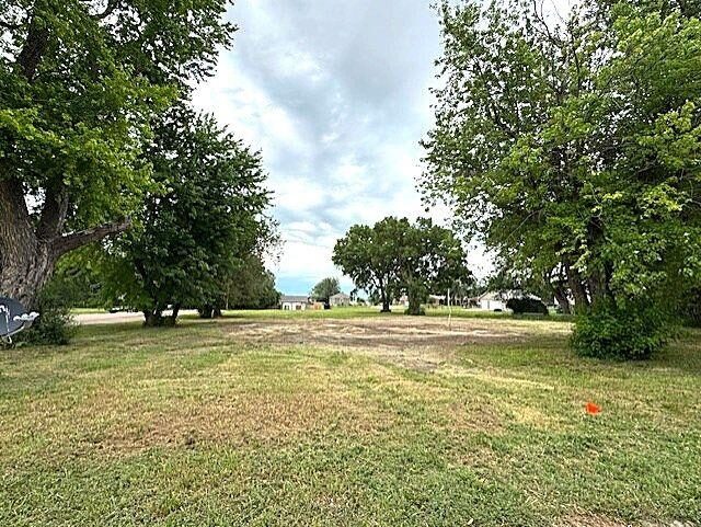 Photo of 614 Walnut St. Springfield, SD