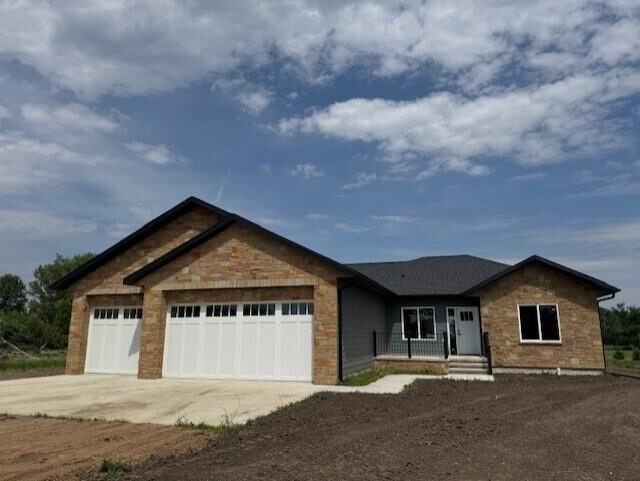 Photo of 2205 Cedar St. Tyndall, SD