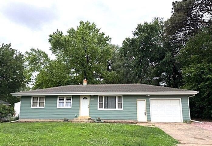 Photo of 809 14th St. Springfield, SD
