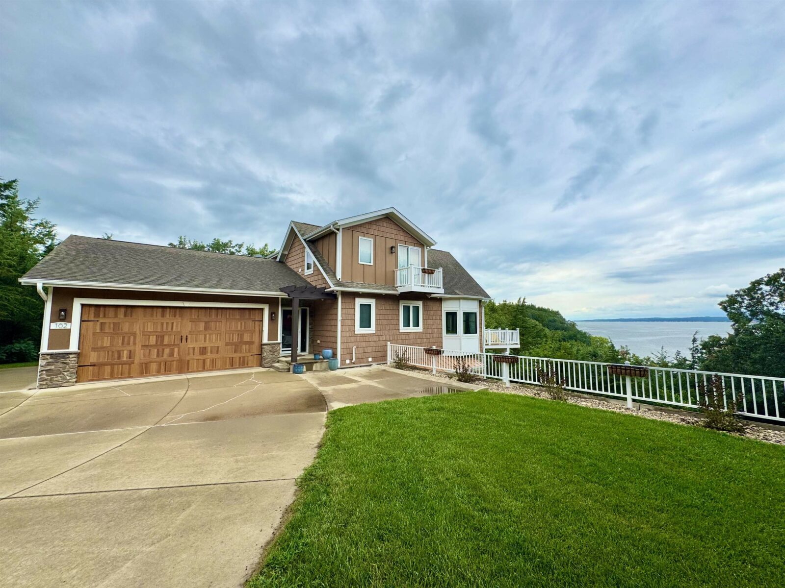 Photo of 102 Hideaway Dr. Crofton, NE