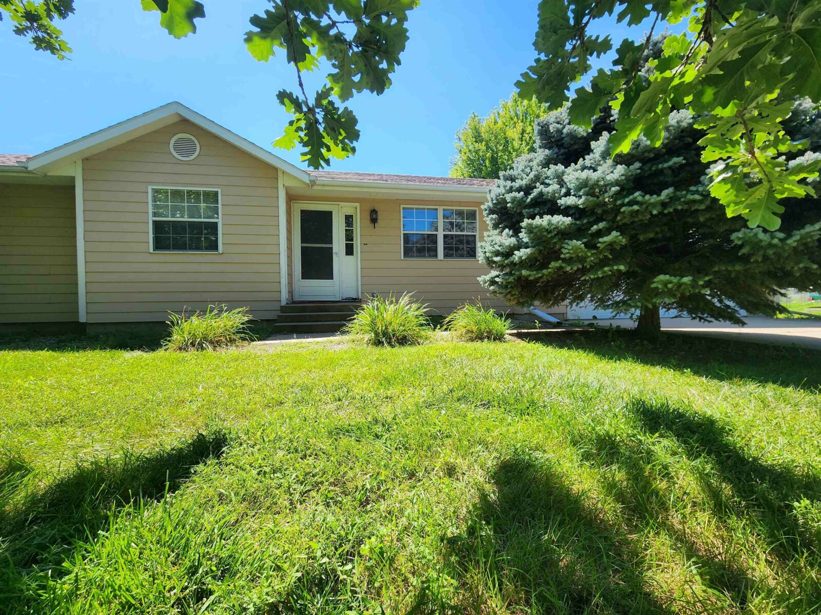 Photo of 3707 Staci Ln Yankton, SD