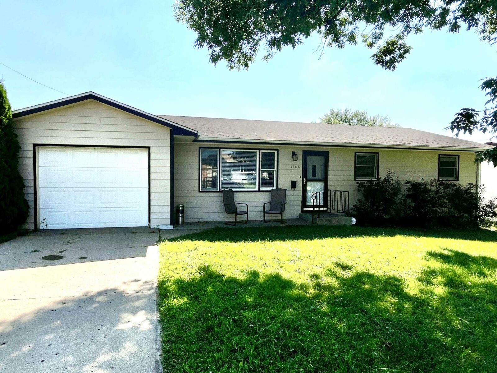 Photo of 1408 Burleigh St Yankton, SD