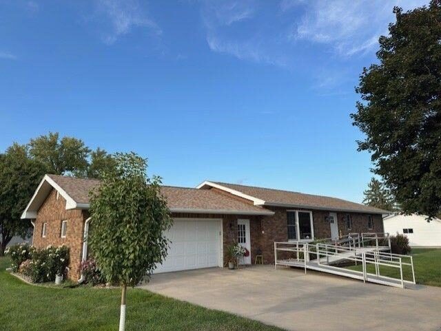 Photo of 314 8th St. Springfield, SD