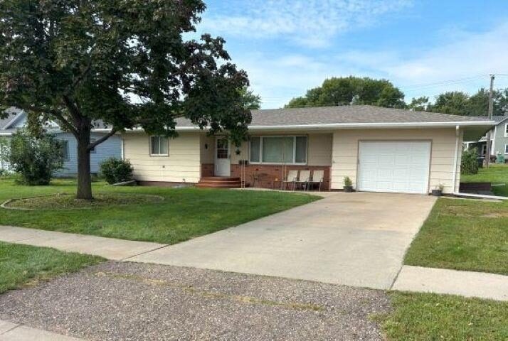 Photo of 1906 Laurel St. Tyndall, SD