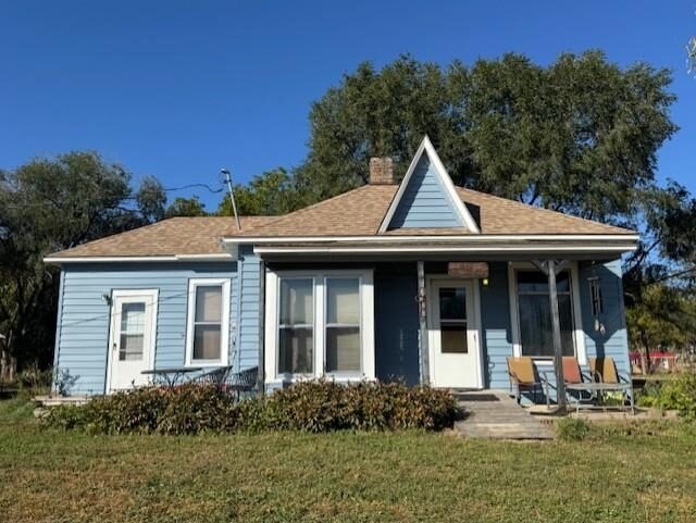 Photo of 811 Cedar St. Springfield, SD