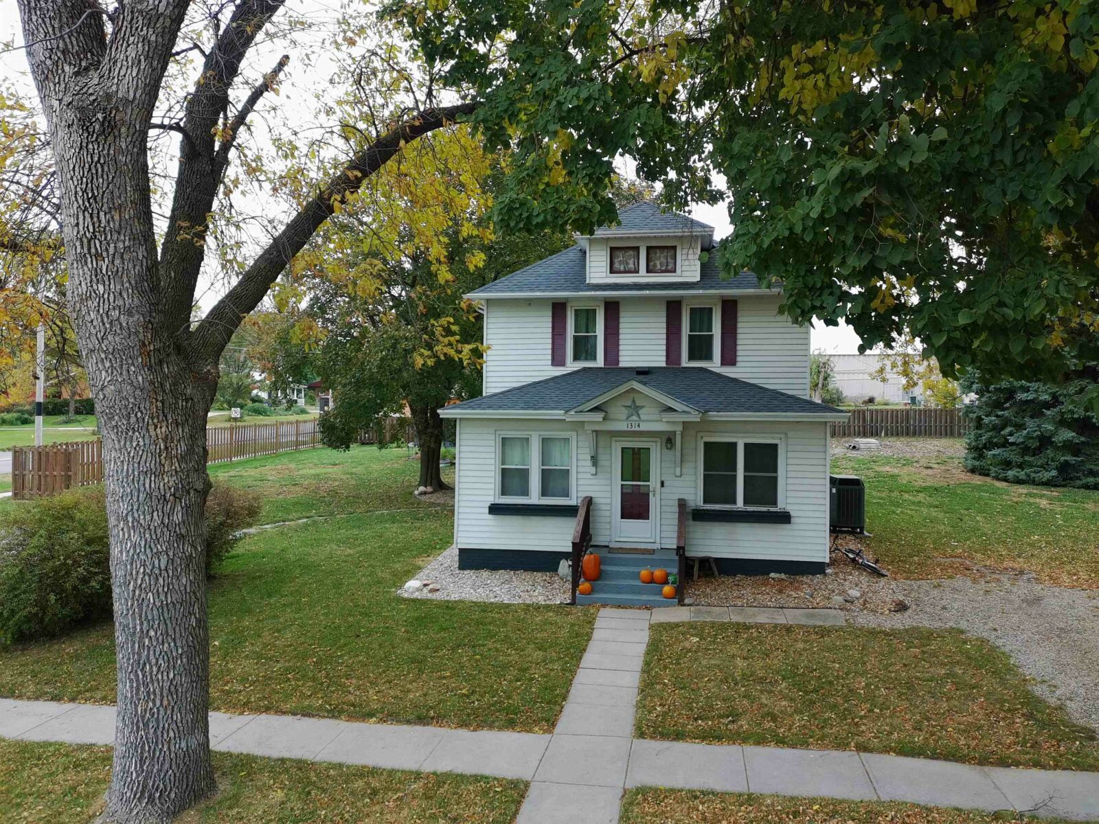 Photo of 1314 W 3rd St. Crofton, NE