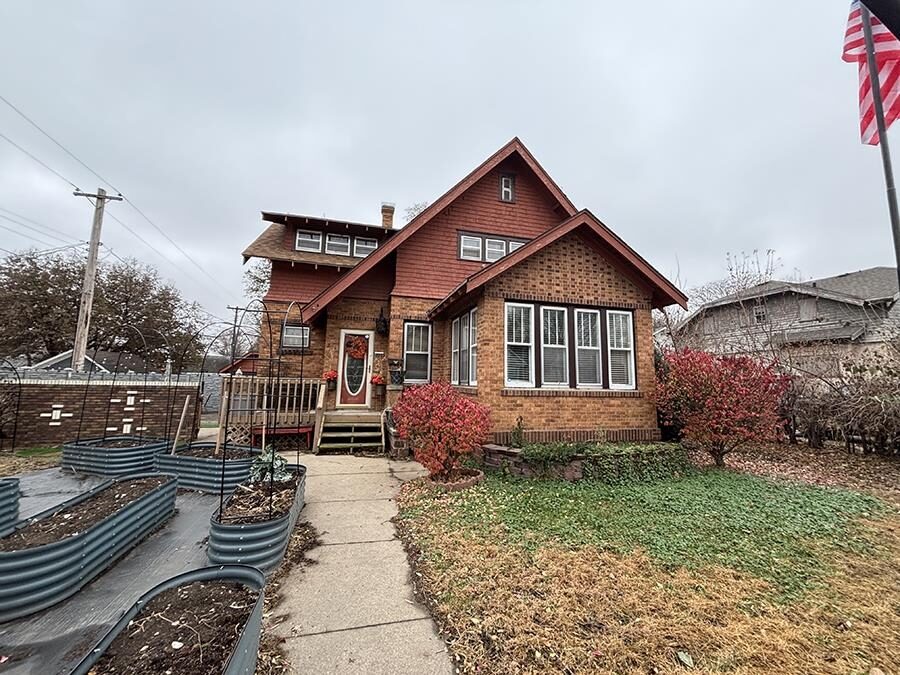 Photo of 711 W 4th St Yankton, SD