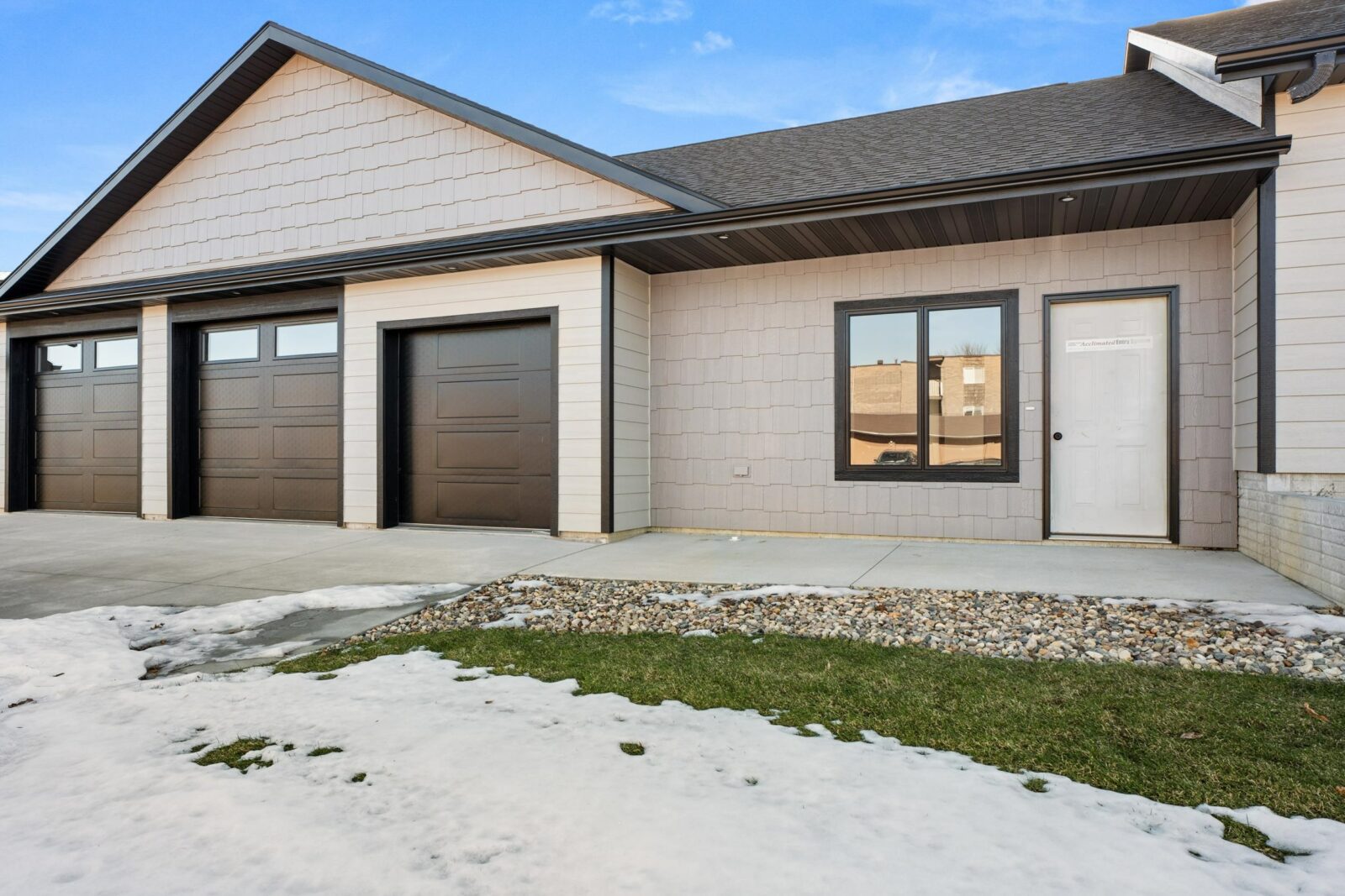 Photo of 707 Greenview Dr Yankton, SD