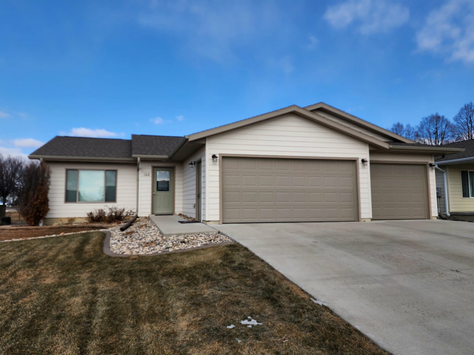 Photo of 102 Cole Yankton, SD