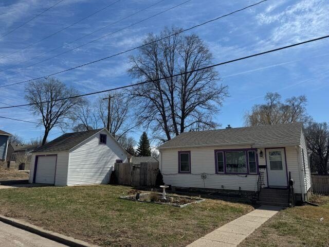 Photo of 115 W 10th St. Yankton, SD