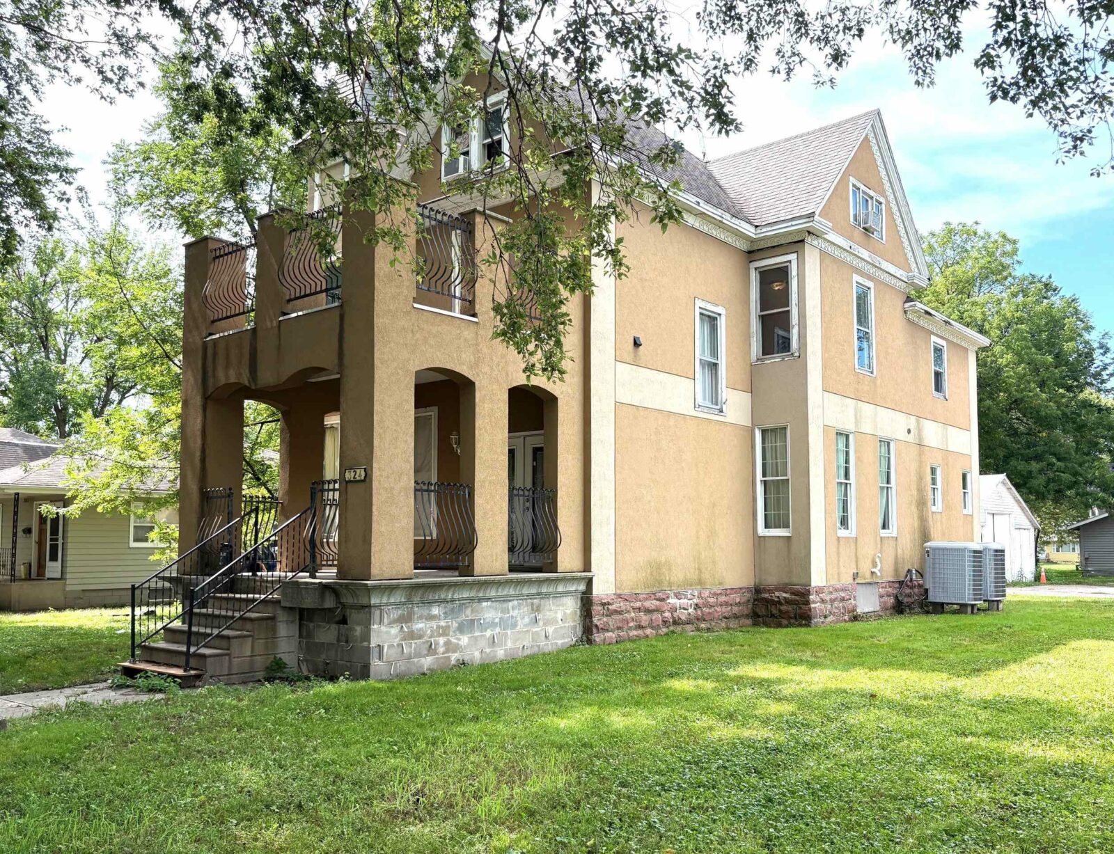 Photo of 324 Elm St Vermillion, SD