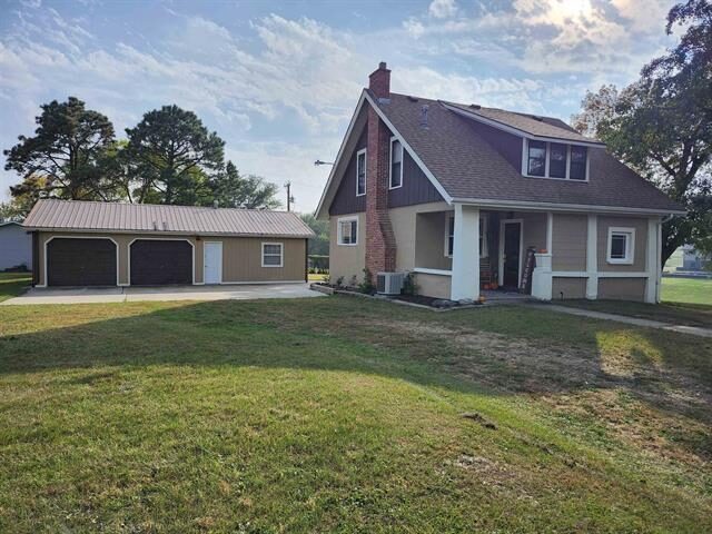 Photo of 911 7th St. Springfield, SD