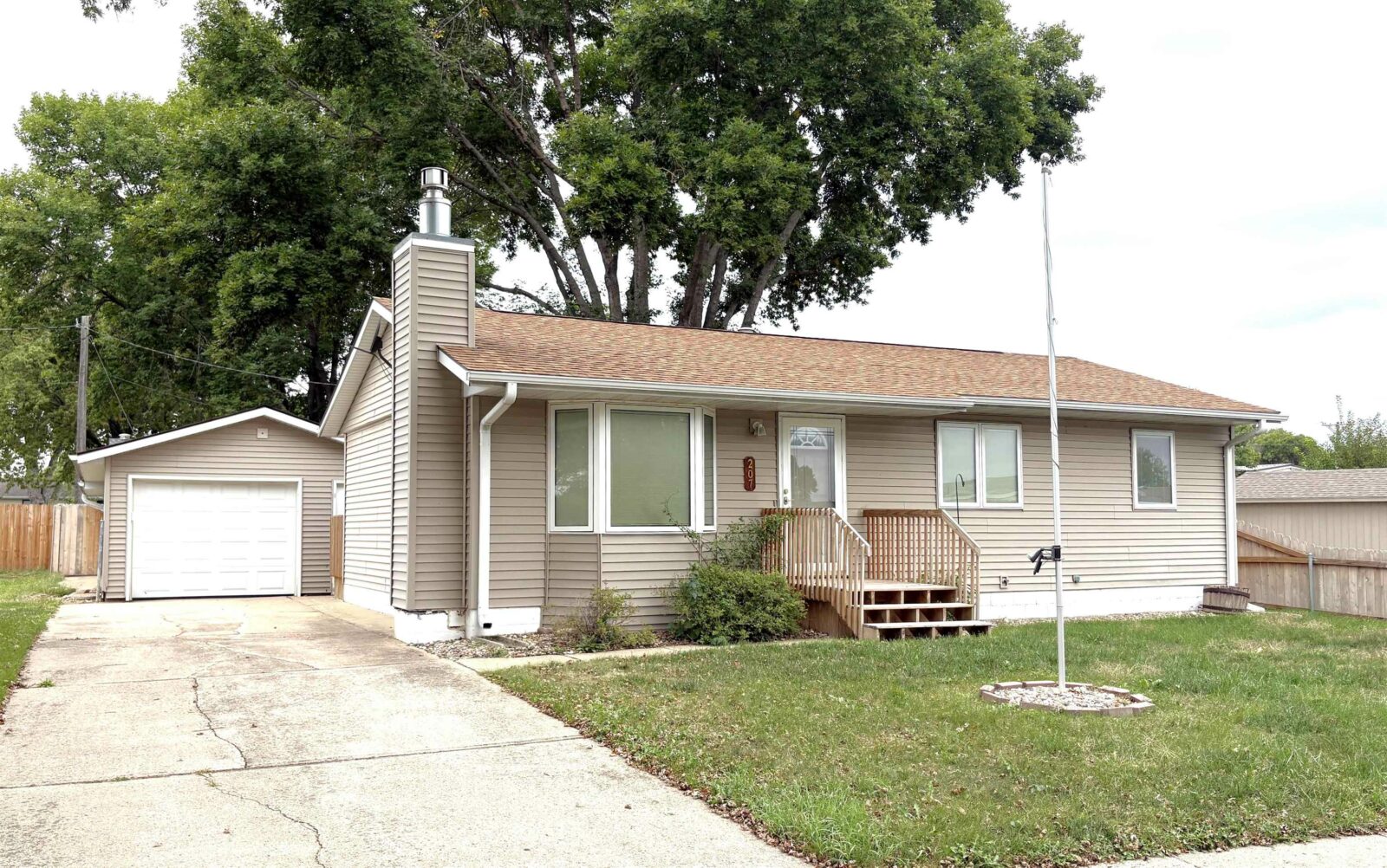 Photo of 207 Anchor Dr Yankton, SD
