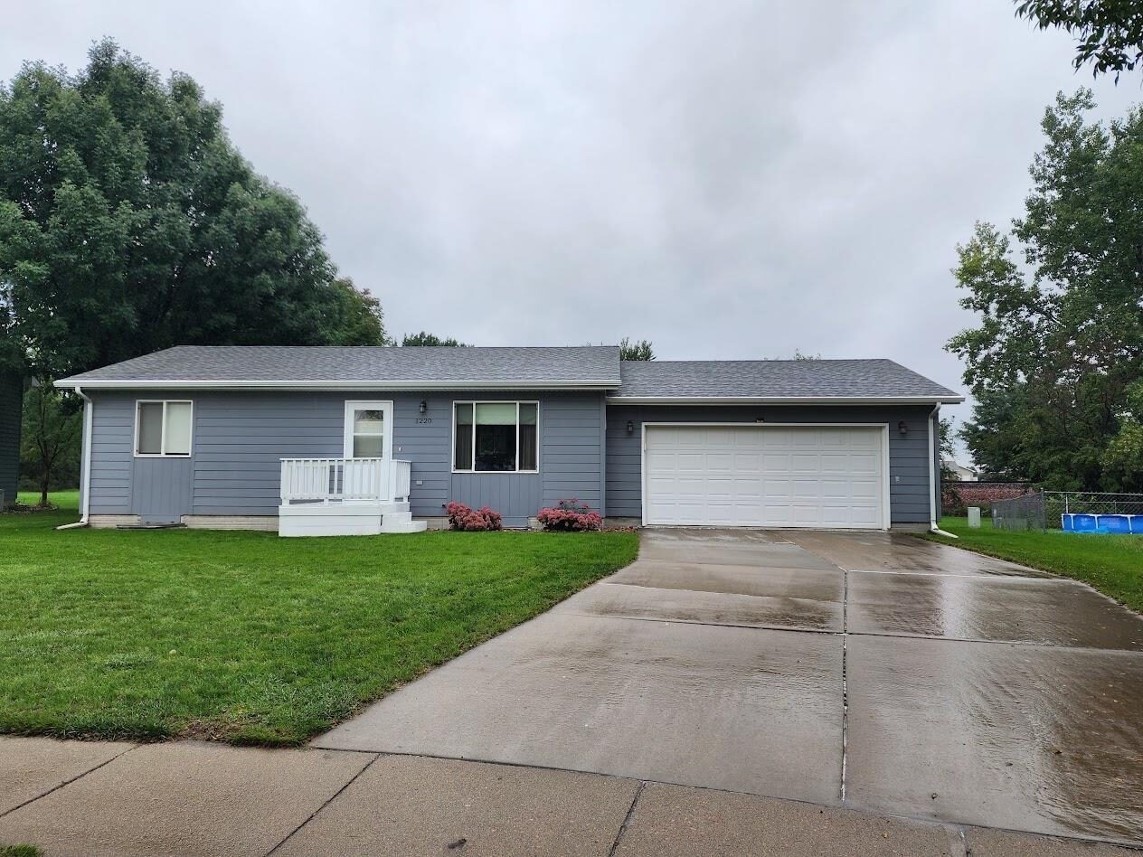 Photo of 1220 Pasque Cir Yankton, SD