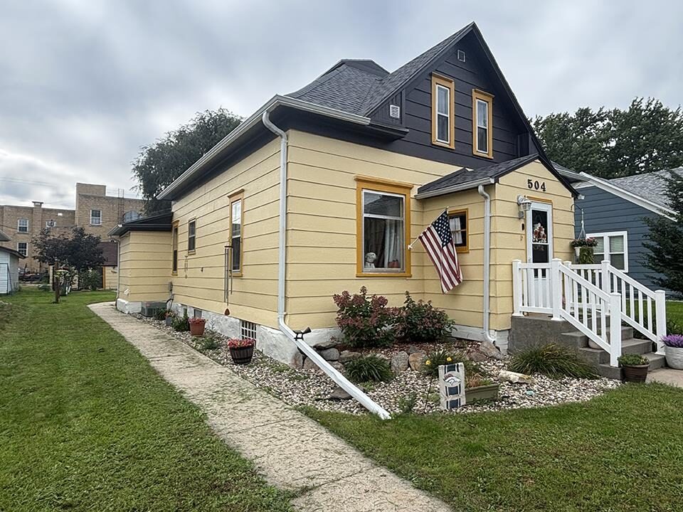 Photo of 504 W Ash St Parkston, SD
