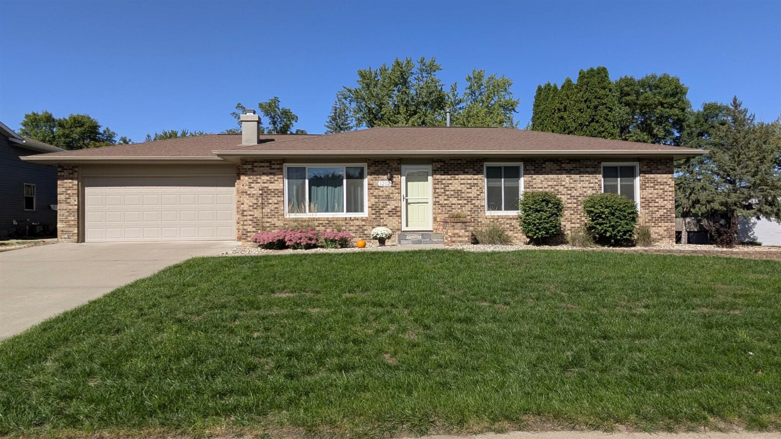 Photo of 1202 W 10th St Yankton, SD
