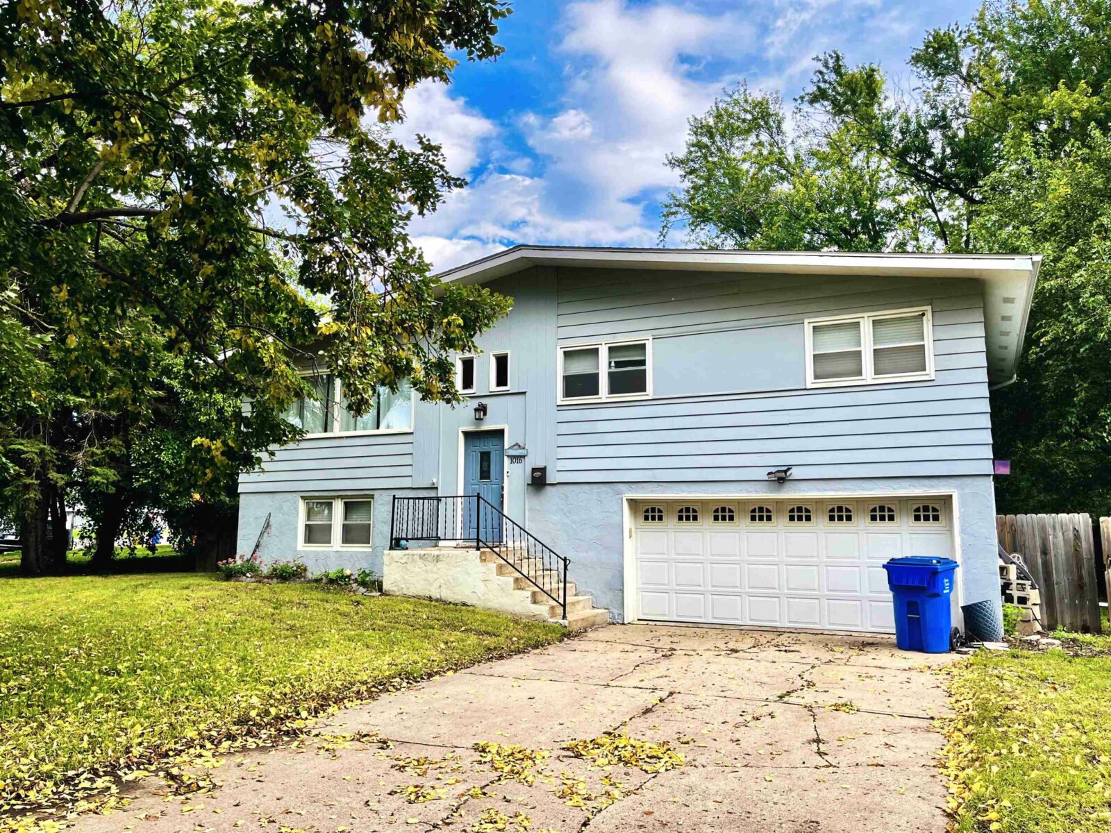 Photo of 1016 Valley View Dr Vermillion, SD