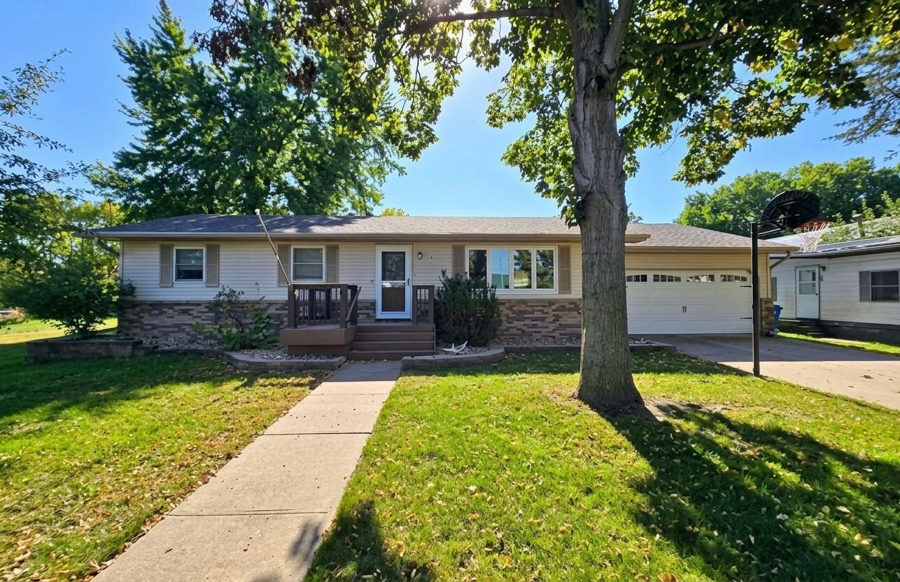 Photo of 309 Iverson St Gayville, SD