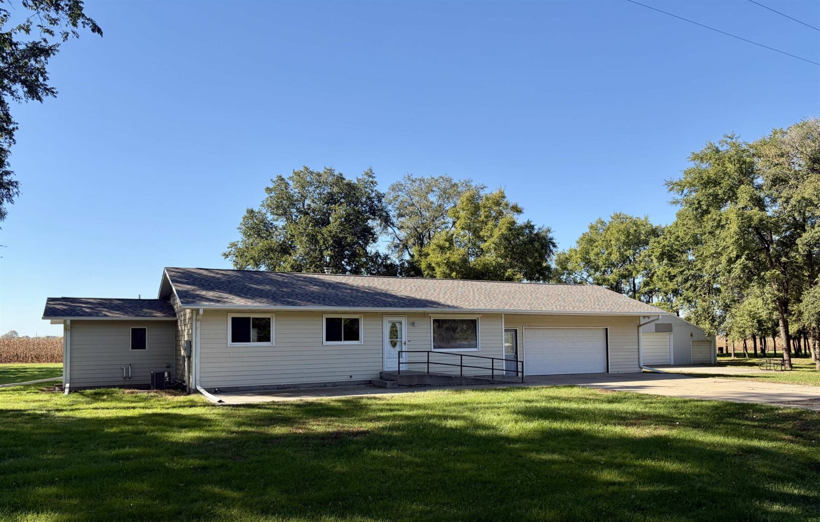 Photo of 30405 436 Ave. Utica, SD